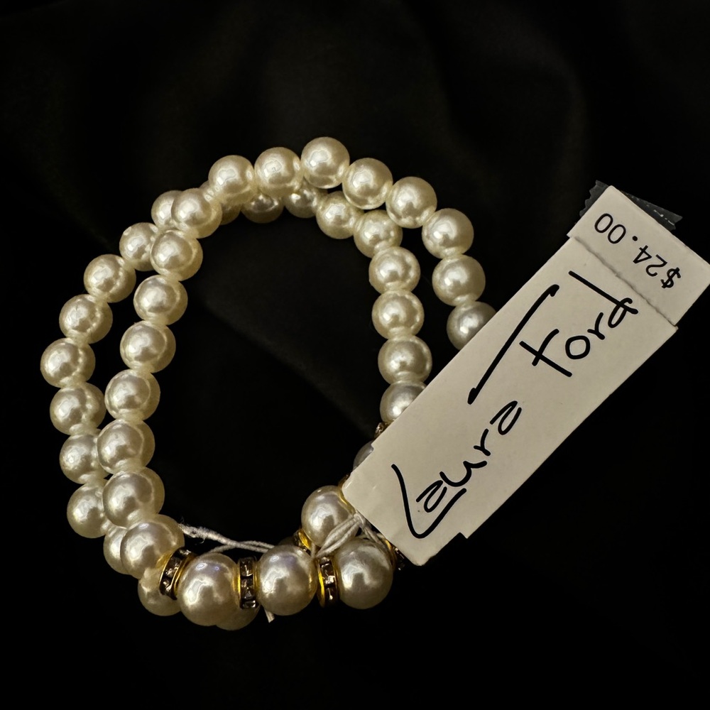 Double stranded pearl bracelet NEW 6 in wrist w stretch Laura Ford Retai…
